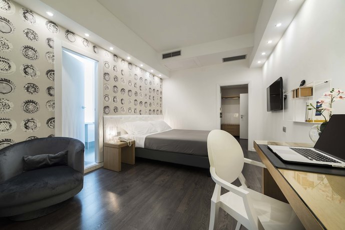 Imagen de la habitación del Hotel Montestella. Foto 13