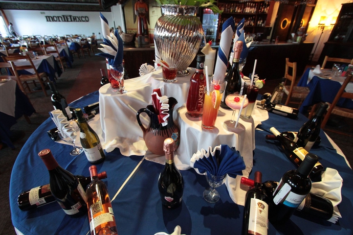 Imagen del bar/restaurante del Hotel Montetaxco. Foto 6