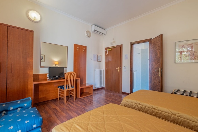 Imagen de la habitación del Hotel Monteverde E Austria. Foto 4