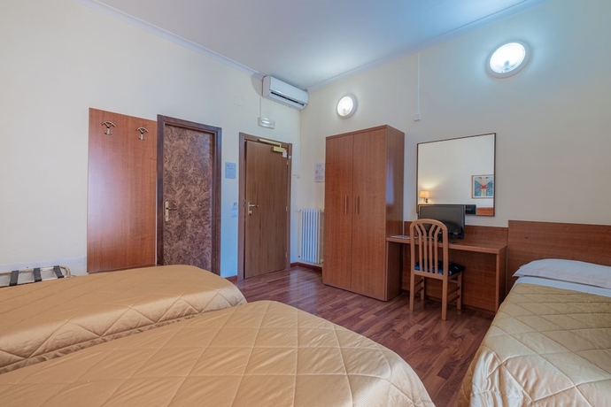 Imagen de la habitación del Hotel Monteverde E Austria. Foto 5