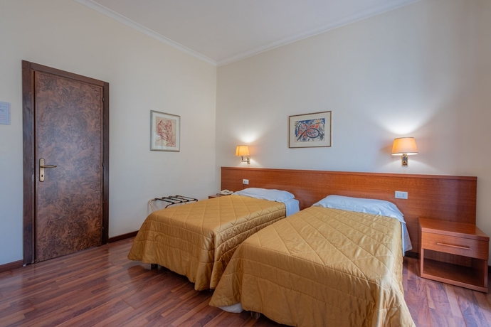 Imagen de la habitación del Hotel Monteverde E Austria. Foto 8