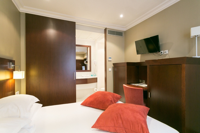 Imagen de la habitación del Hotel Montfleuri Paris. Foto 8