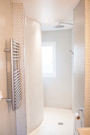 Imagen de la habitación del Hotel Montholon Paris. Foto 10