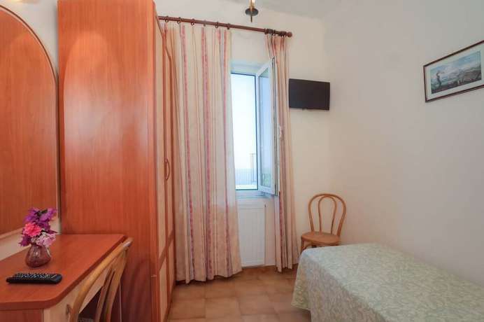 Imagen de la habitación del Hotel Monti, Casamicciola Terme. Foto 4