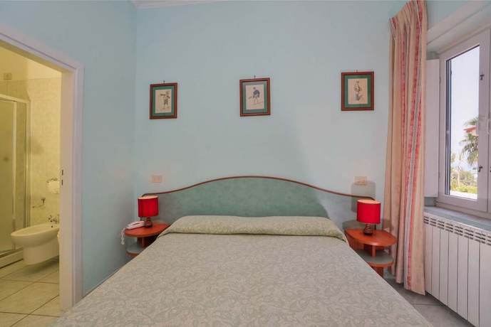 Imagen de la habitación del Hotel Monti, Casamicciola Terme. Foto 6
