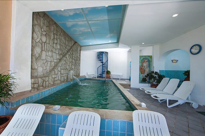 Imagen de la piscina del Hotel Monti, Casamicciola Terme. Foto 18
