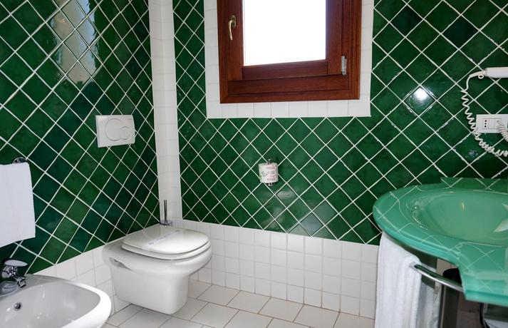 Imagen de la habitación del Hotel Monti Di Mola. Foto 7