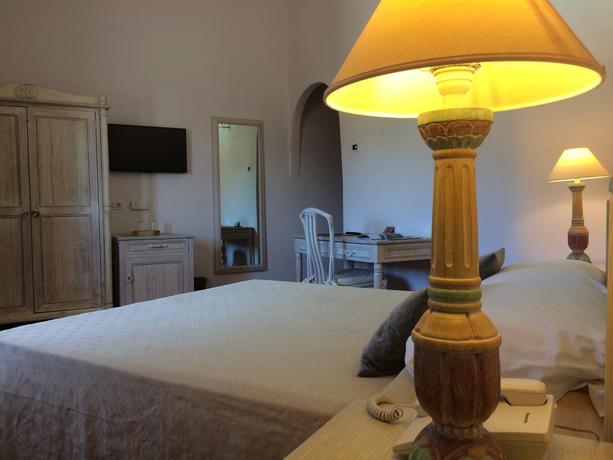 Imagen de la habitación del Hotel Monti Di Mola. Foto 9