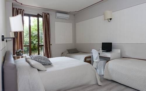 Imagen de la habitación del Hotel Monti, Lamporecchio. Foto 5