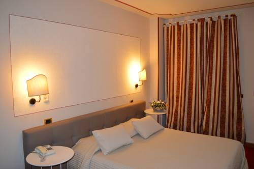 Imagen de la habitación del Hotel Monti, Lamporecchio. Foto 11