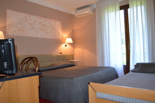 Imagen de la habitación del Hotel Monti, Lamporecchio. Foto 16