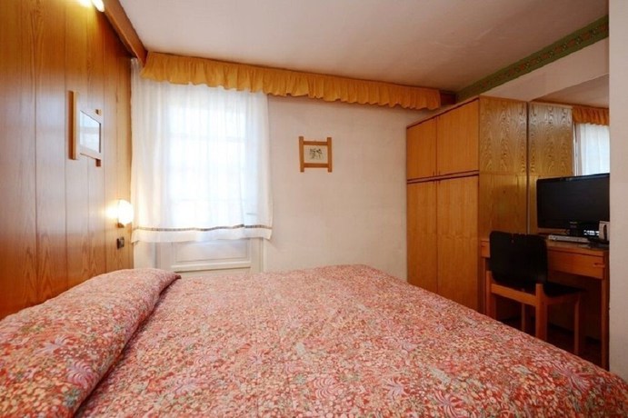 Imagen de la habitación del Hotel Monti Pallidi. Foto 8