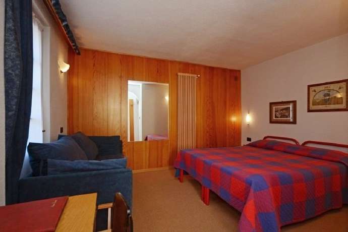 Imagen de la habitación del Hotel Monti Pallidi. Foto 13