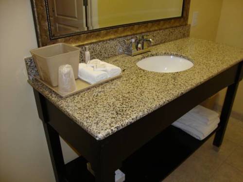 Imagen de la habitación del Hotel Montigo Inn. Foto 10