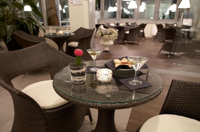 Imagen del bar/restaurante del Hotel Montini. Foto 3