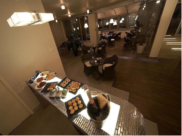 Imagen del bar/restaurante del Hotel Montini. Foto 4