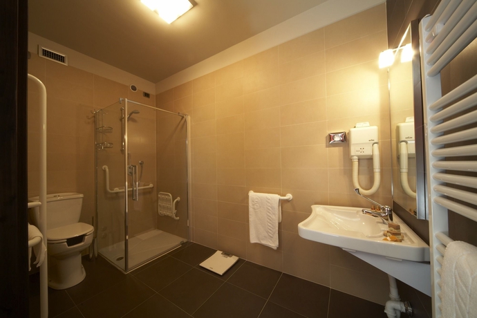 Imagen de la habitación del Hotel Montini. Foto 8