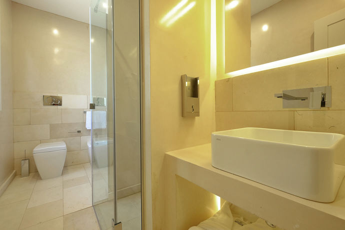 Imagen de los exteriores del Hotel Montir&ograve;. Foto 12