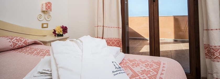 Imagen de la habitación del Hotel Montiruju. Foto 13