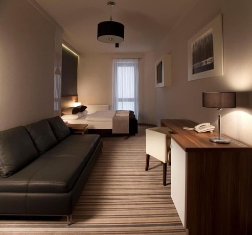 Imagen de la habitación del Hotel Montis. Foto 18