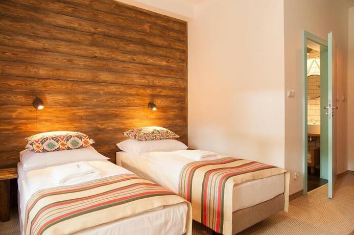 Imagen de la habitación del Hotel Montis. Foto 19