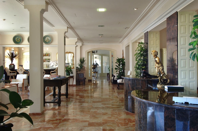 Imagen de los interiores del Hotel Montjoi. Foto 7