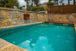 Imagen de la piscina del Hotel Montjuic Bed Y Breakfast. Foto 7