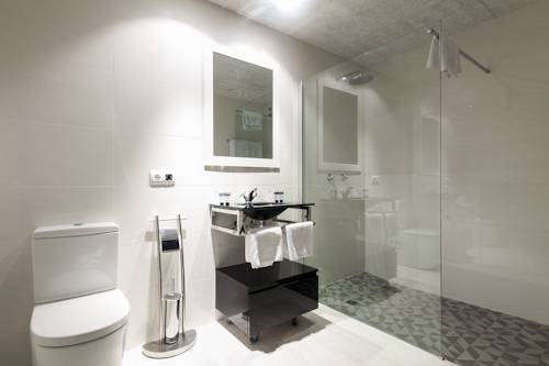 Imagen de la habitación del Hotel Montmar. Foto 7