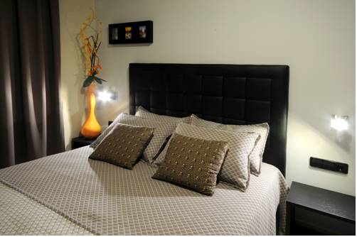 Imagen de la habitación del Hotel Montmar. Foto 12