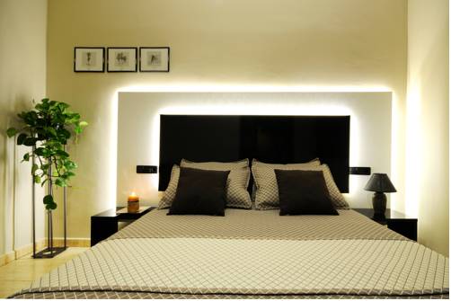 Imagen de la habitación del Hotel Montmar. Foto 16