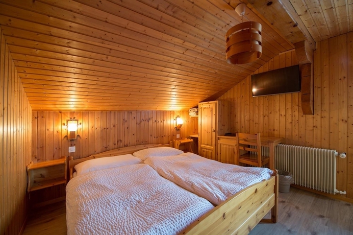 Imagen de la habitación del Hotel Mont-noble, Alpes Suizos. Foto 11