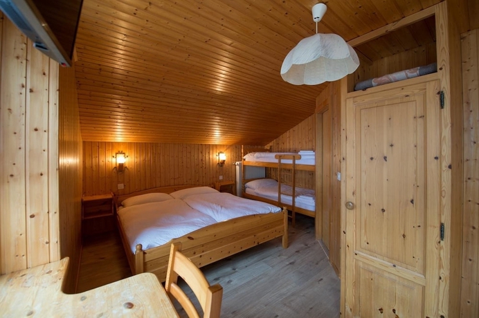 Imagen de la habitación del Hotel Mont-noble, Alpes Suizos. Foto 13