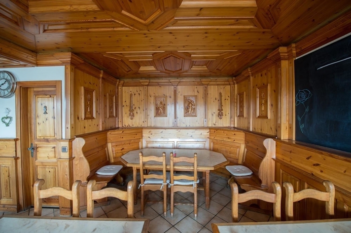 Imagen del bar/restaurante del Hotel Mont-noble, Alpes Suizos. Foto 4
