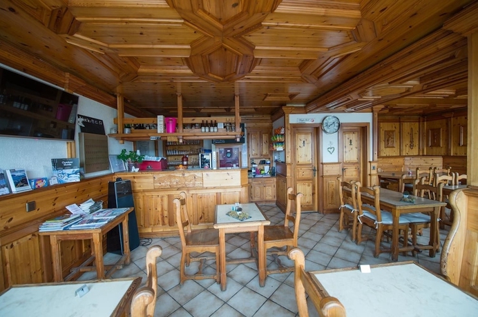 Imagen del bar/restaurante del Hotel Mont-noble, Alpes Suizos. Foto 5