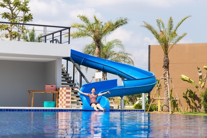 Imagen de la piscina del Hotel Montoro Resort. Foto 17