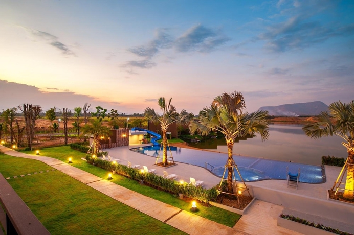 Imagen de la piscina del Hotel Montoro Resort. Foto 18