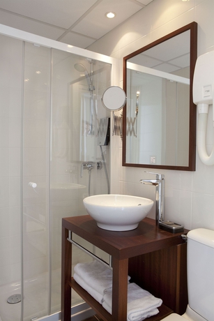 Imagen de la habitación del Hotel Montparnasse Alesia. Foto 9