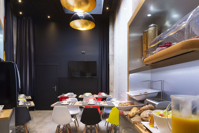 Imagen del bar/restaurante del Hotel Montparnasse St Germain. Foto 3