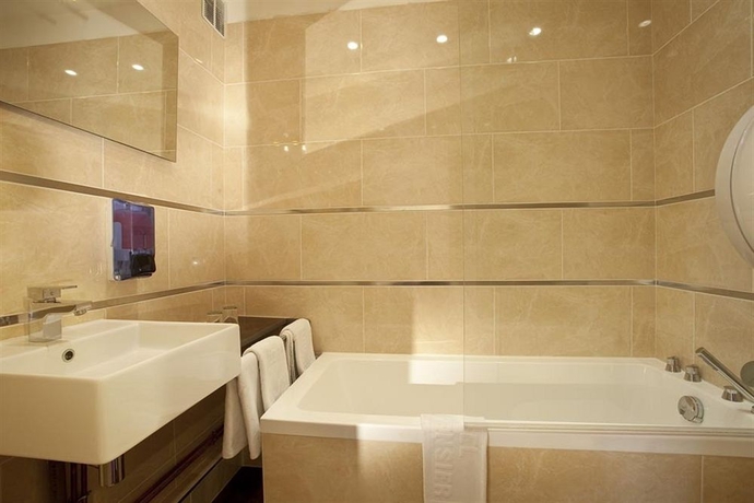 Imagen de la habitación del Hotel Montpensier. Foto 10