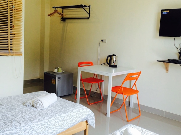 Imagen de la habitación del Hotel Montra Nakhon Guesthouse. Foto 11