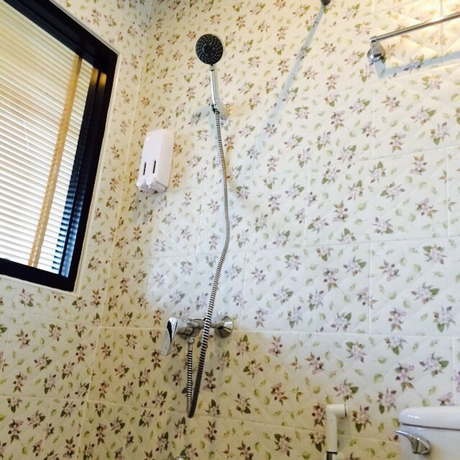 Imagen de la habitación del Hotel Montra Nakhon Guesthouse. Foto 17