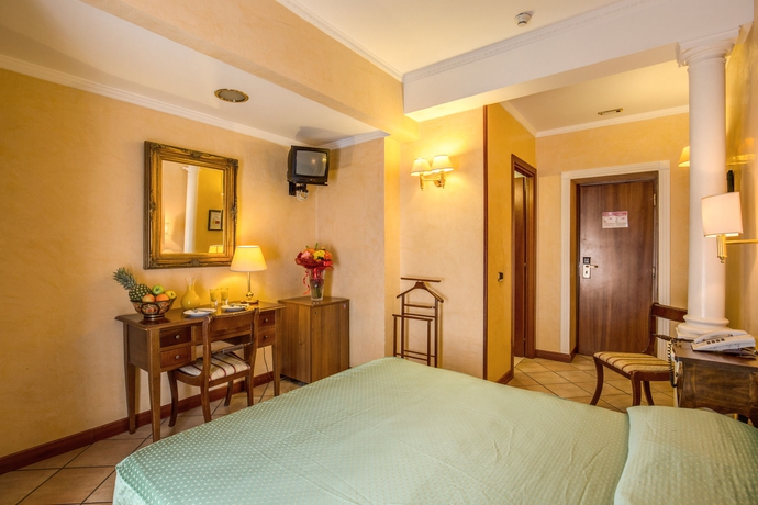 Imagen de la habitación del Hotel Montreal, Esquilino. Foto 6