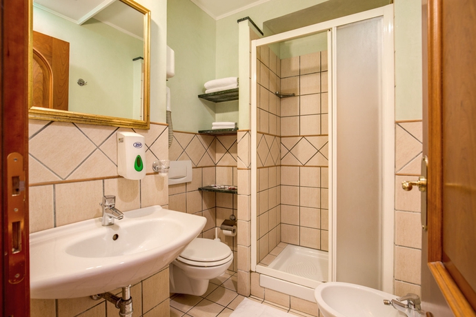 Imagen de la habitación del Hotel Montreal, Esquilino. Foto 13