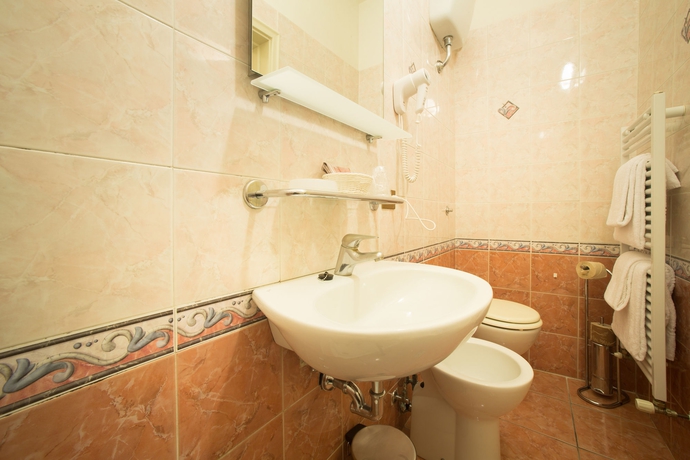 Imagen de la habitación del Hotel Montreal, Florencia. Foto 16