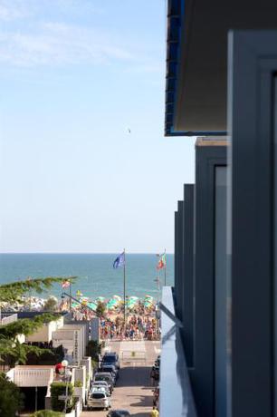 Imagen de la habitación del Hotel Montreal, Lido dei Pini. Foto 19