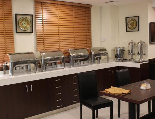 Imagen del bar/restaurante del Hotel Montreal Naif. Foto 2