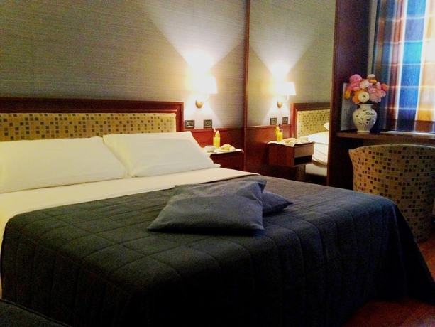 Imagen de la habitación del Hotel Montreal, Ragusa. Foto 3