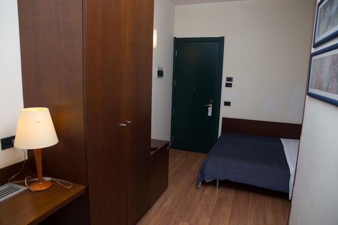 Imagen de la habitación del Hotel Montreal, Ragusa. Foto 15