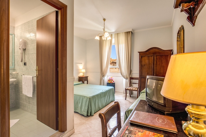 Imagen de la habitación del Hotel Montreal, Roma. Foto 4