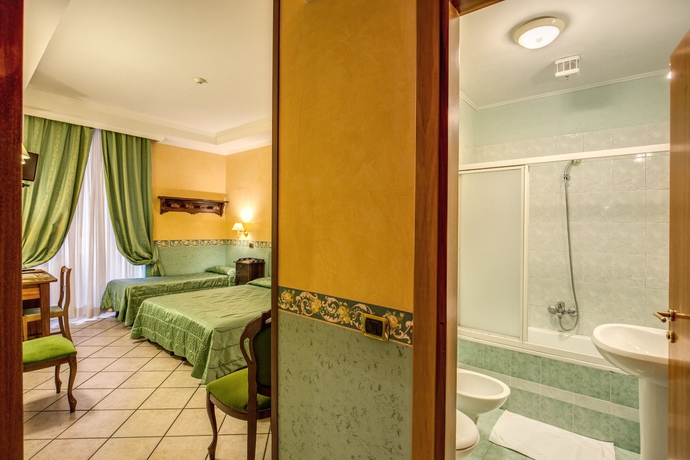 Imagen de la habitación del Hotel Montreal, Roma. Foto 7